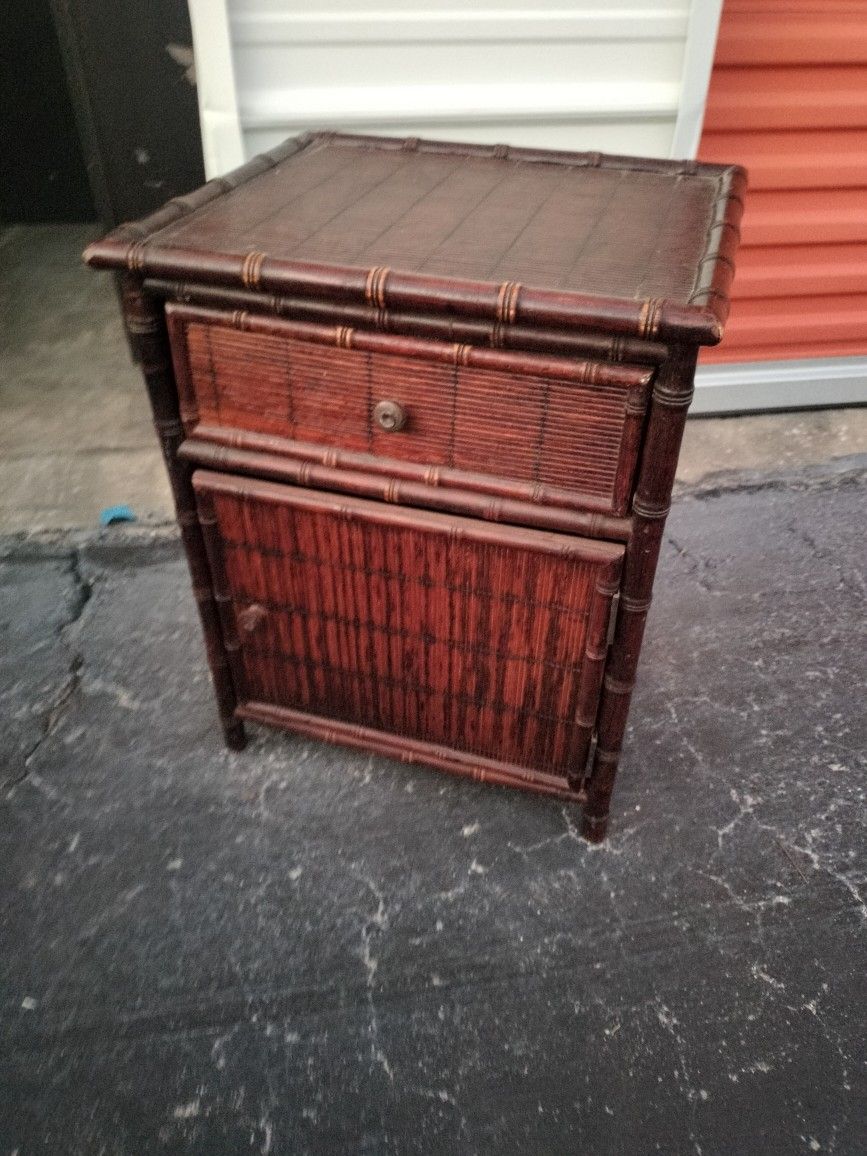 🌿 Bamboo Wicker Side/Night Stand 😀 Cute, Functional & Full of Charm! 🌿