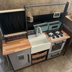 Kidscraft Play Kitchen