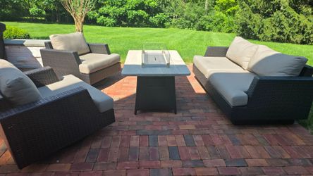 RST outdoor patio set