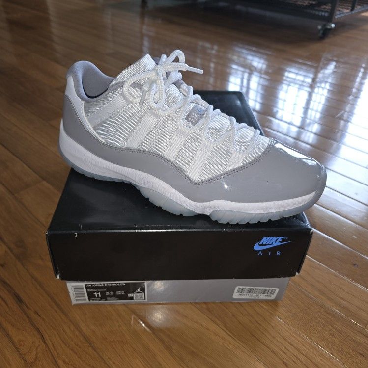 Jordan 11 Retro Low
Cement Grey