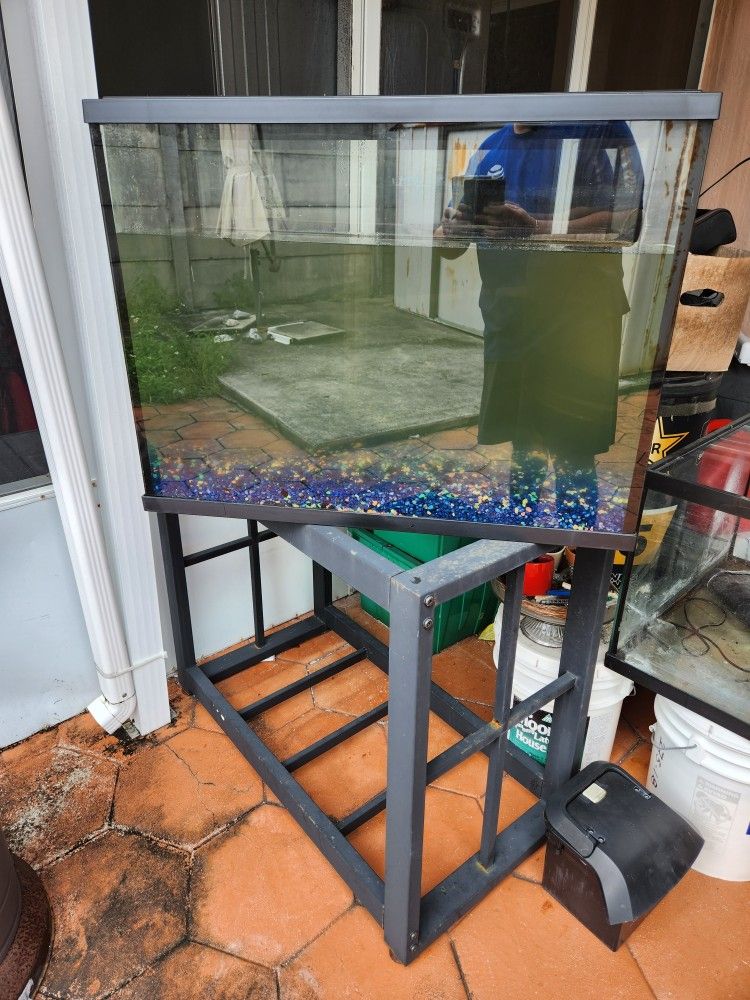 33 Gallon Fresh Water Fish Tank 