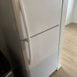 Frigidaire Refrigerator 