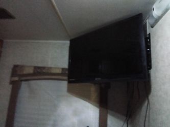 Emerson.42 inch flat screen with remote and wall mount