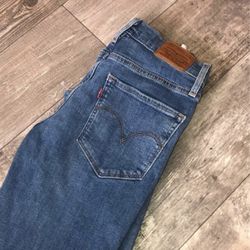 Womens Levi Jeans 