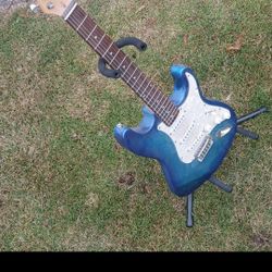 Crestwood Electric Guitar Instrument - Six String