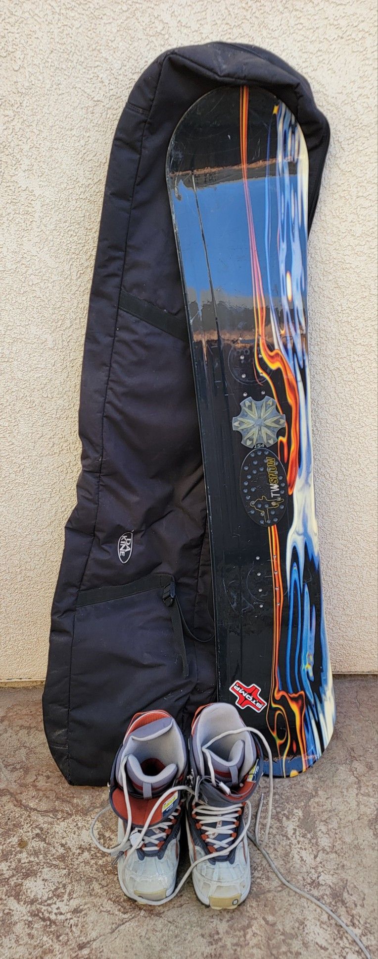 Snowboard + Boots + Bag