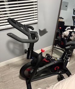 Indoor cycling bike