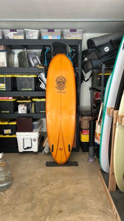 6’8 twin fin surfboard