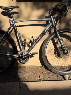 Vilano Gravel/ Road Bike