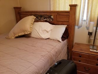 Ashley 4 poster Queen Bed