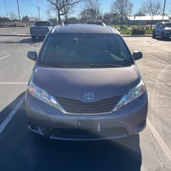 2012 Toyota Sienna