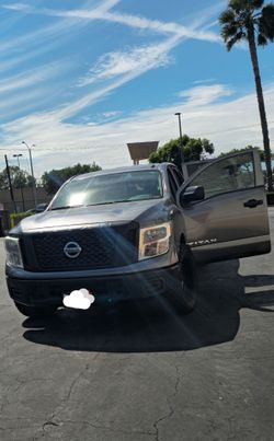 Nissan Titan 4x4 2019