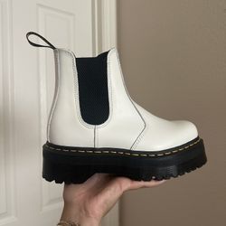 Dr. Martens 2976 Platform Boots