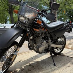 SUZUKI  DR650