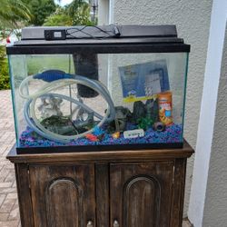 AQUARIUM 25 GALLONS