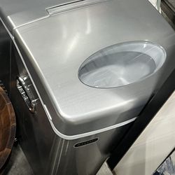 William Sonoma Ice Maker 