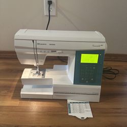 Husqvarna Viking Emerald 183 Sewing Machine 