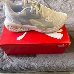 New In Box Mens 9.5 Puma Xetic