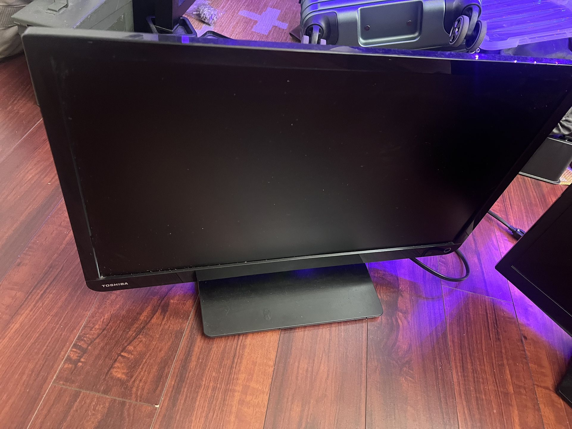 LG TV 24”