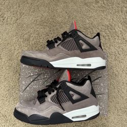 Jordan 4 Retro Taupe Haze
