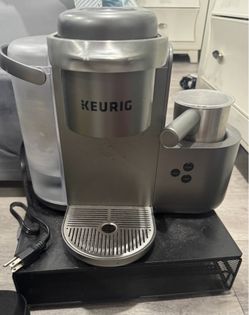 Keurig K-Cup coffee Maker with Storage Drawer