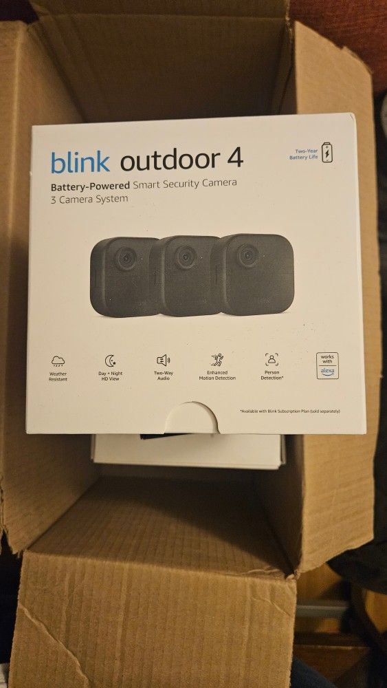 Blink Outdoor 4 3 Camera System + Battery Extension Packs