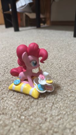 Pinkie pie from my little pony, figure.