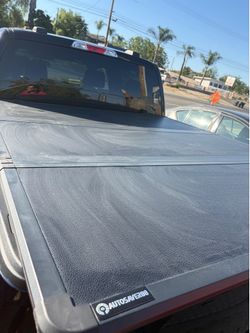 Truck bed cover