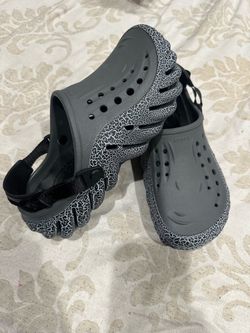 Crocs Echo Clogs Gray Crackle Print