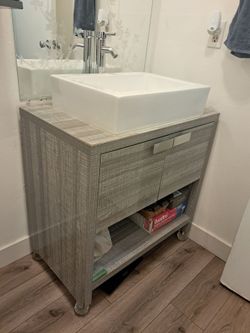 Bathroom vanity