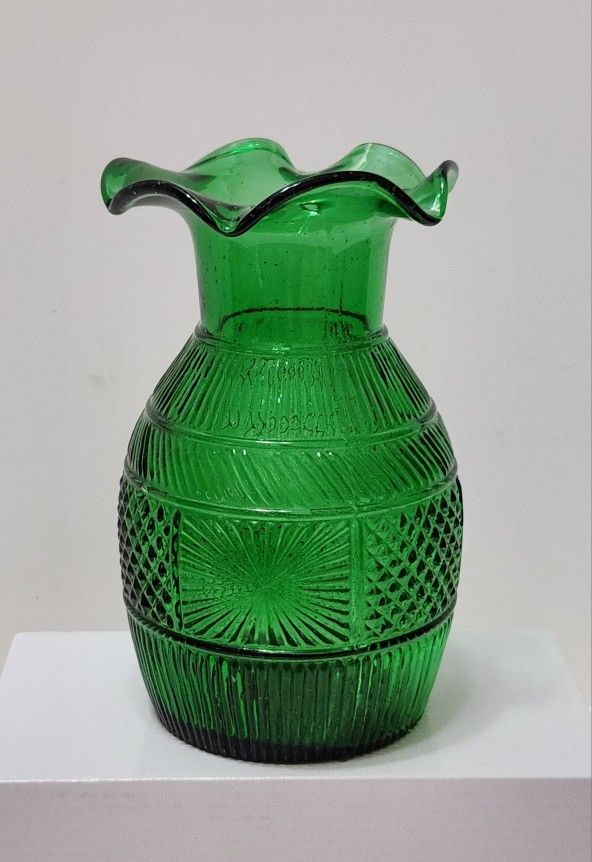 Vintage Clevenger Bros Vase, South Jersey Glass Starburst/Diamonds/Scalloped Top Dark Green