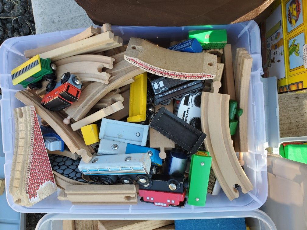 Thomas Railroad Set Includes Multiple Sets And Lots Of Trains