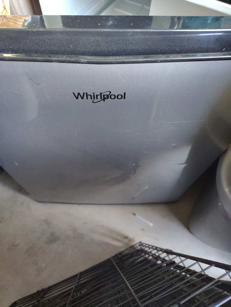 Whirlpool Mini Fridge