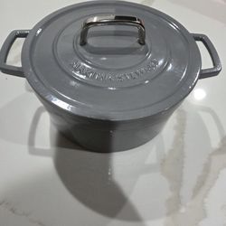Cookware - Dutchoven, various nonstick skillets