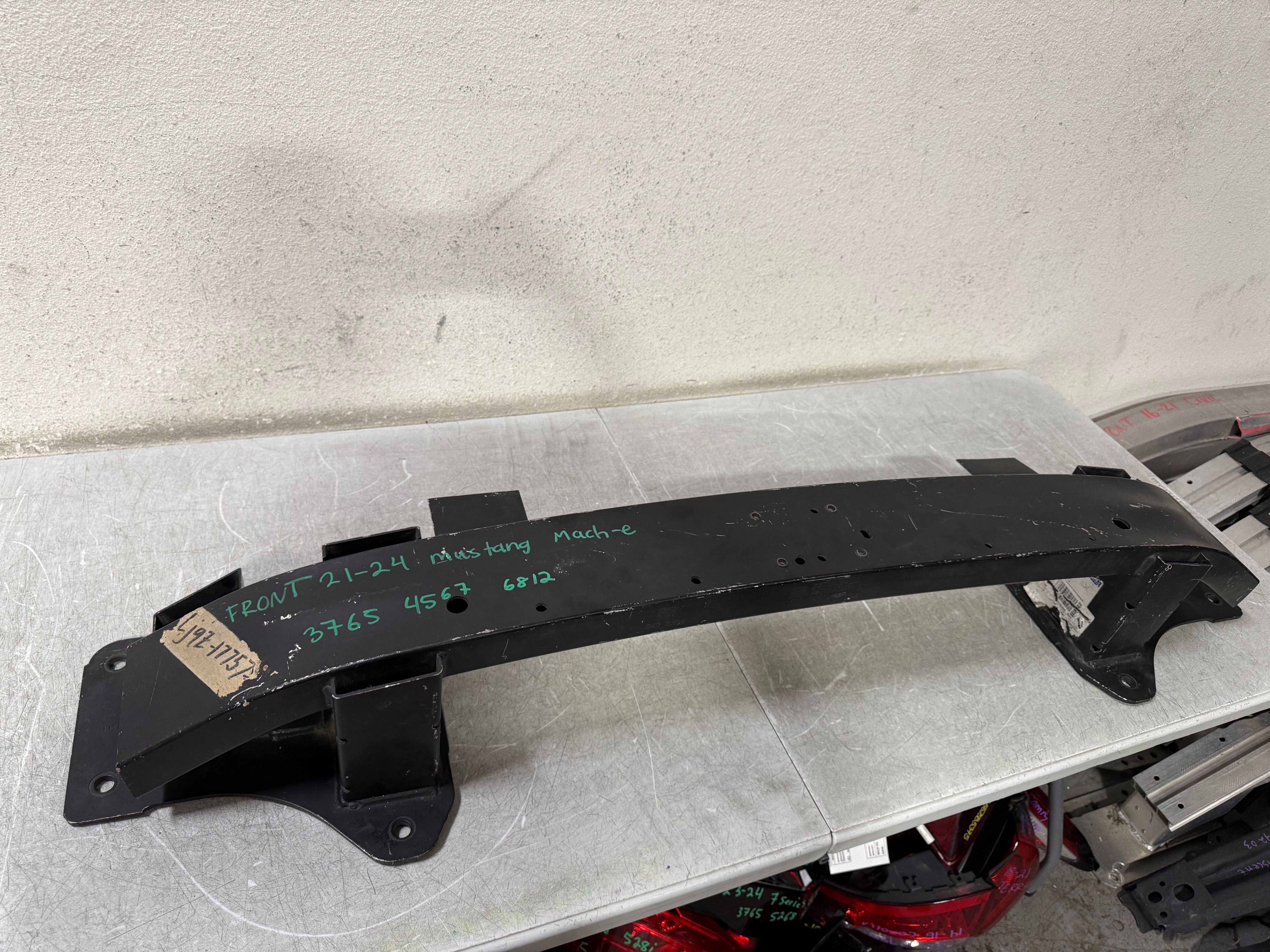 FORD MUSTANG MACH E FRON TBUMPER REINFORCEMENT 2021