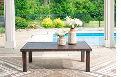 NEW OUTDOOR COOFEE TABLE
