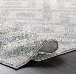 Geometric gray/white Area Rug