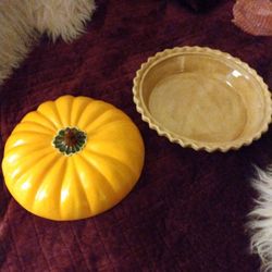 Pie Plate And Cover 