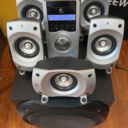 musikalsk erstatte Mange Logitech z5500 THX certified 5.1 Digital Surround Speaker System for Sale  in Burbank, CA - OfferUp