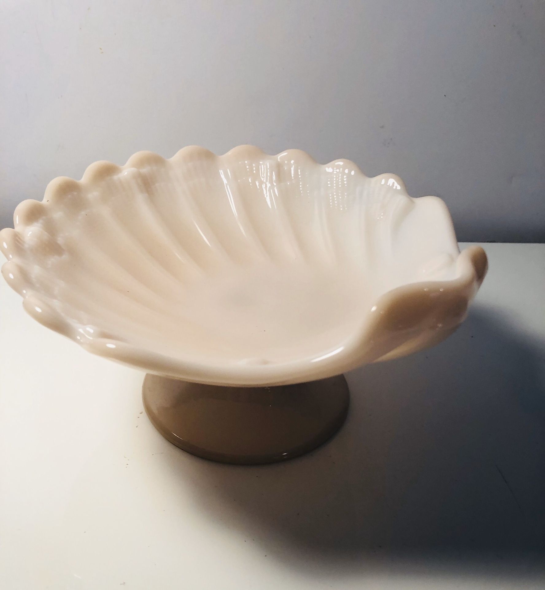 Pink Seashell Beach Antique Jewelry Stand Art Decoration Minimalism Mid Century Modern Very Old Retro Art Candy Dish Pink Milk Glass Shell