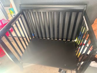 Baby divinci mini crib