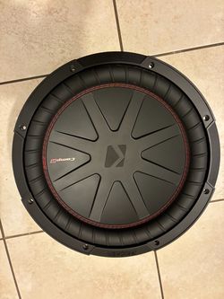 Kicker 12 subwoofer hits hard Pega fuerta like new