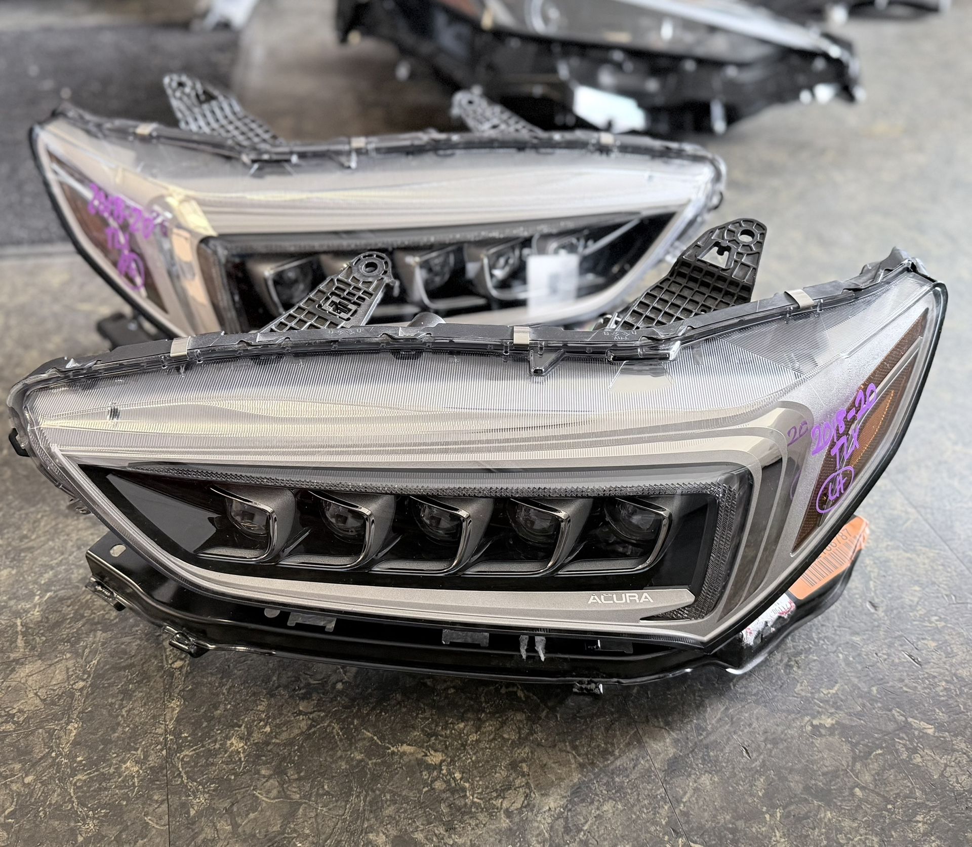 Headlights For 2018-2020 Acura TLX