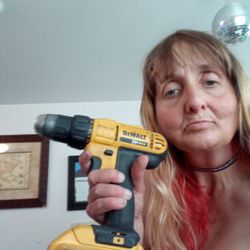 Dewalt Power Drill And Thruster With Battery 