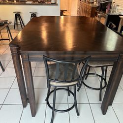 Dinning Table 50.00 Pick Up In Onterio