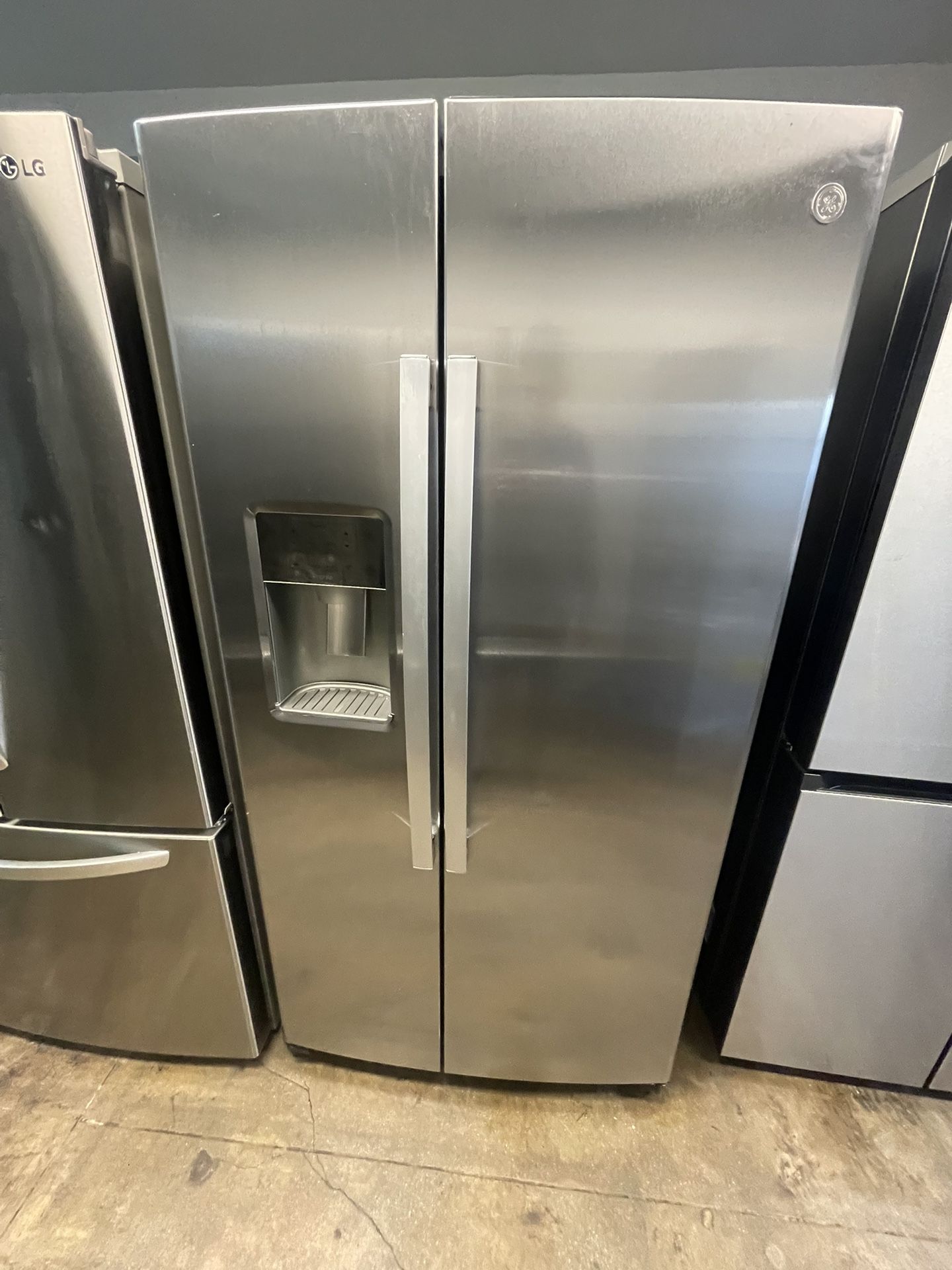 GE Side By Side Refrigerator 