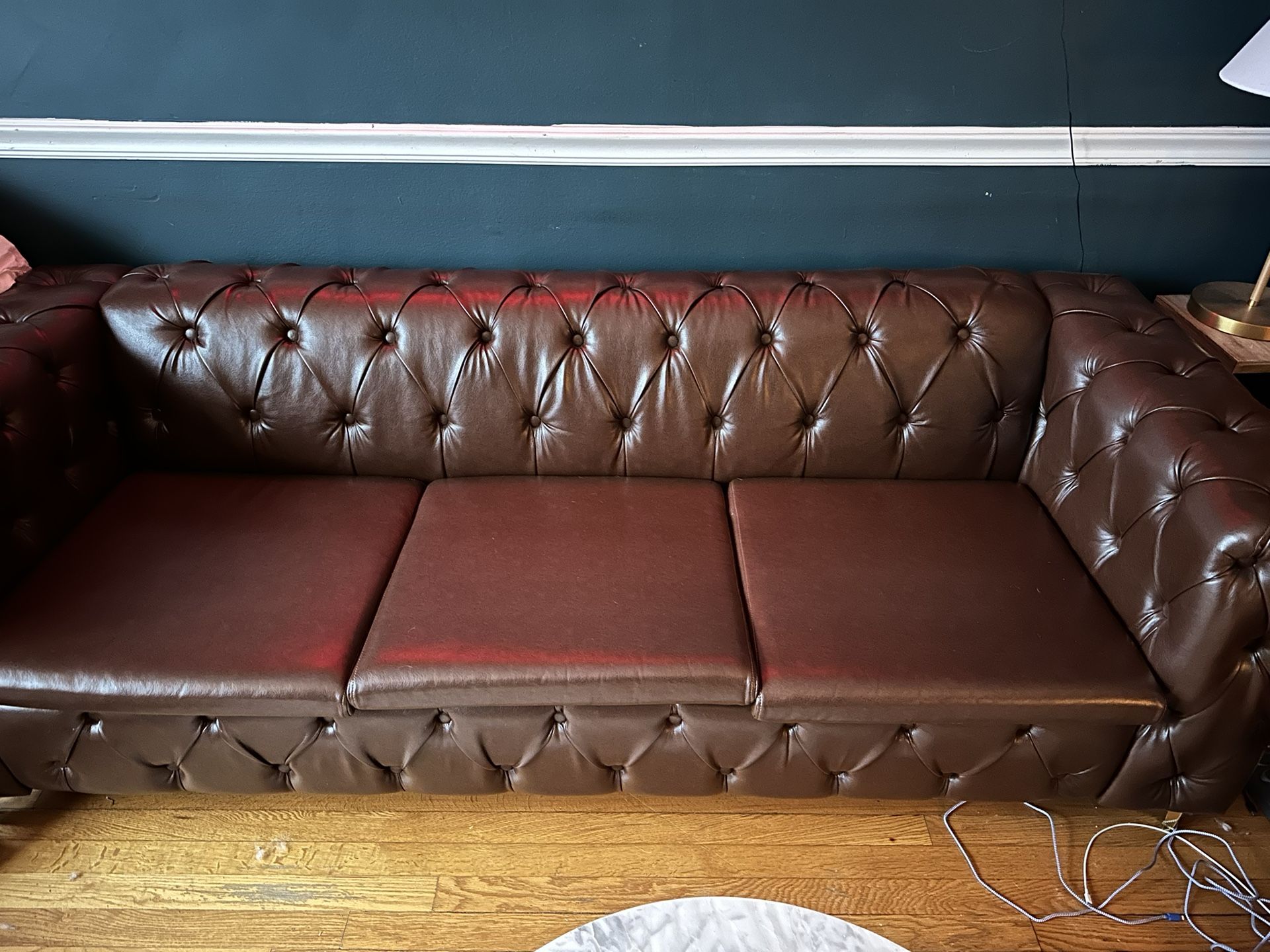 Chesterfield Style Couch Aryssa 83” Sofa