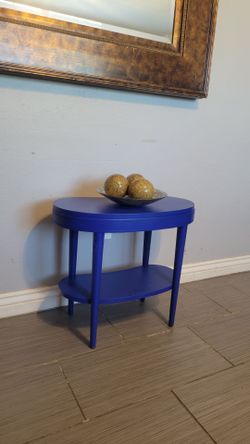 BEAUTIFUL SMALL TABLE
