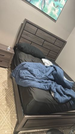 Yard sale Bed set$200 obo