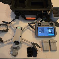 DJI Mini 4 Pro With RC2 Remote 